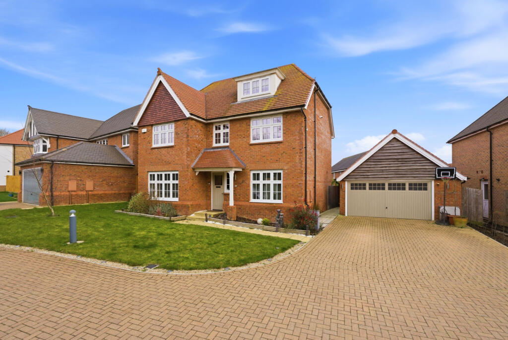 Main image of property: Mallard Crescent, Caddington, Luton, Bedfordshire, LU1