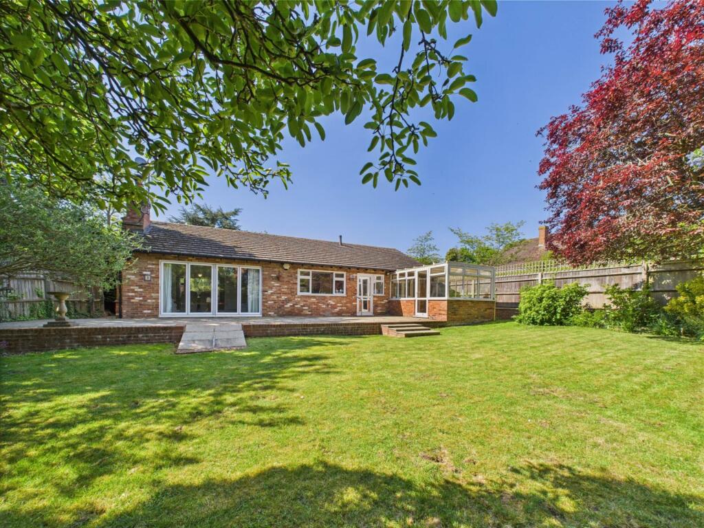 Main image of property: Oxford Road, Stone