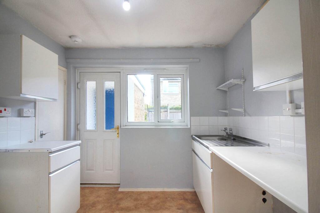 Manor Road, Akeley photo 4