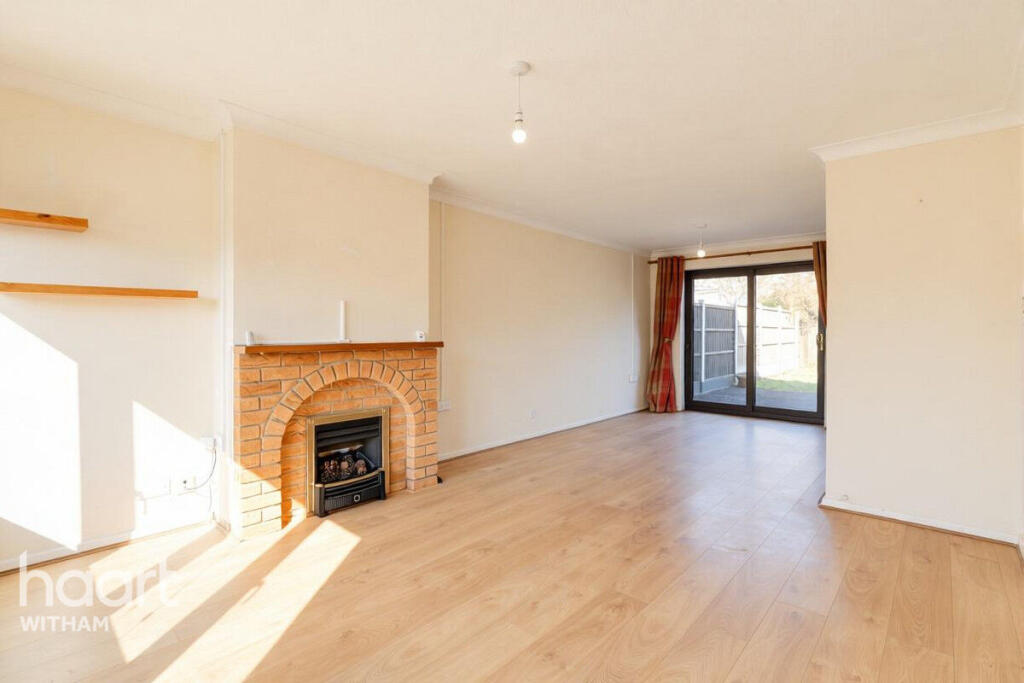 3-bed terraced on Heywood Way, Heybridge, £300,000