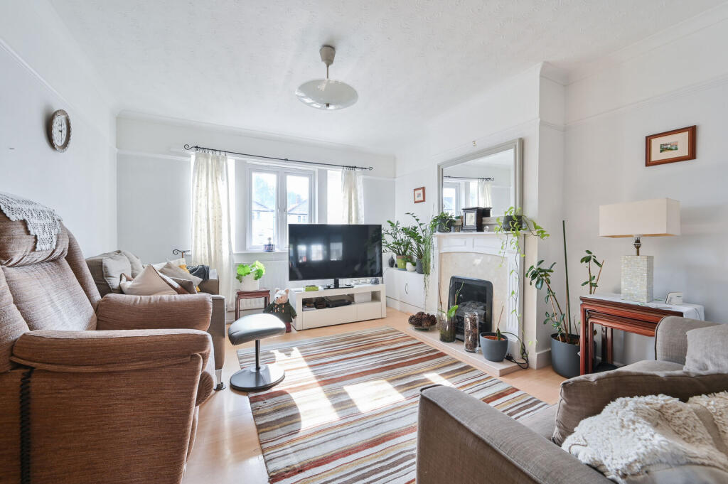 House in Watford - View 2