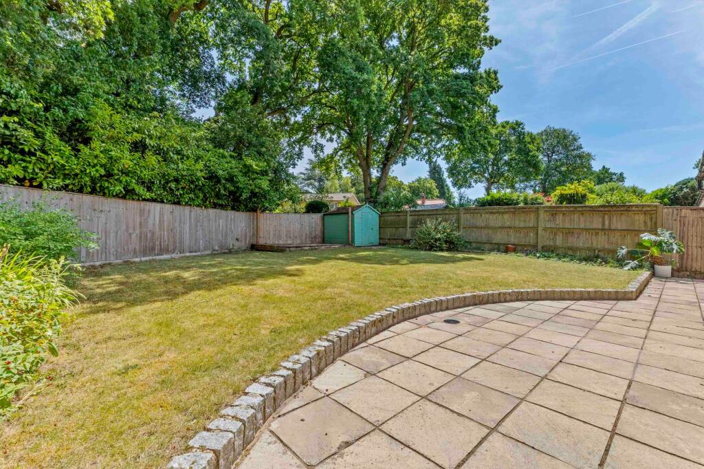 House in Penn, Chepping Wycombe - More