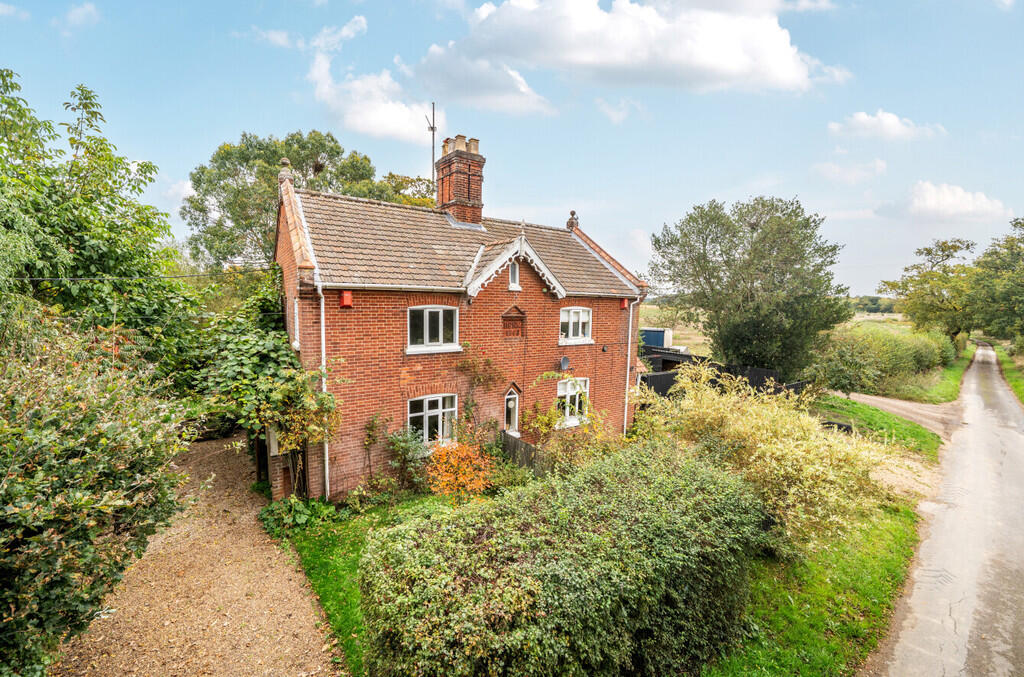 Main image of property: Beeston Lane, Beeston, NR12