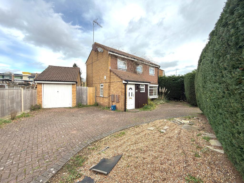 Grange Avenue, Leagrave, Luton, Bedfordshire, LU4 9AU photo 2