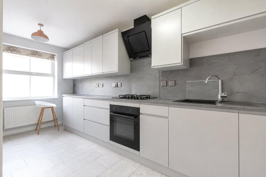 House in Devizes, Wiltshire - View 2