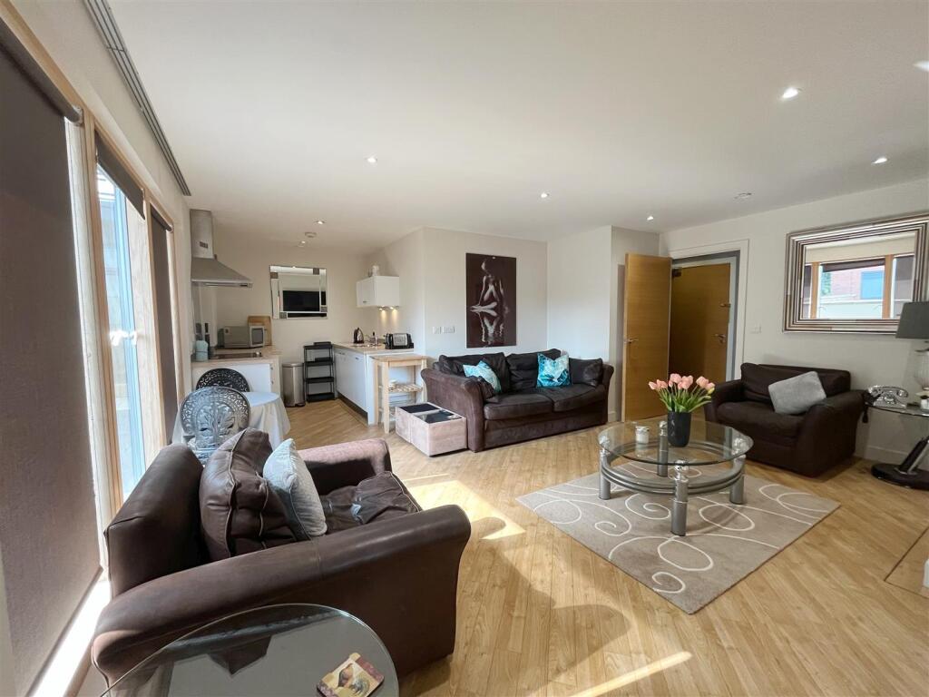 Main image of property: 14 Waterfront Walk, Birmingham
