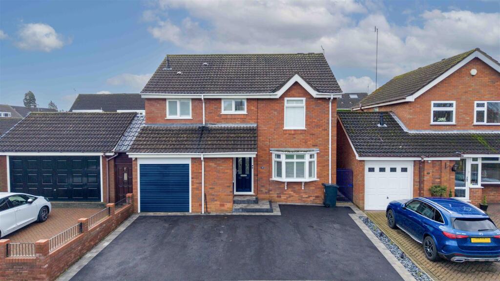 4-bed detached on Colshaw Road, Stourbridge, DY8 3AS, £587,950