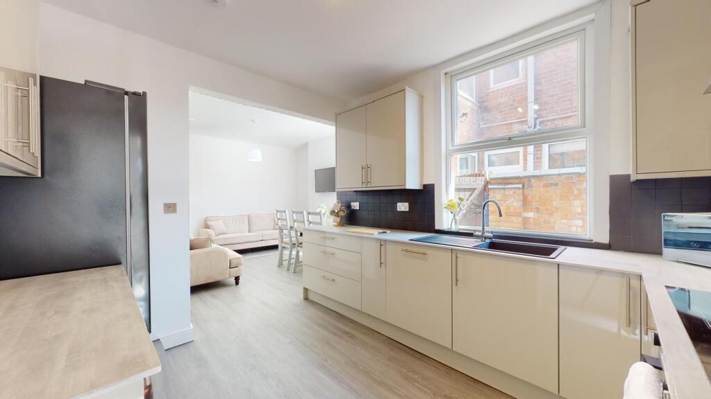 House in Leicester - View 3