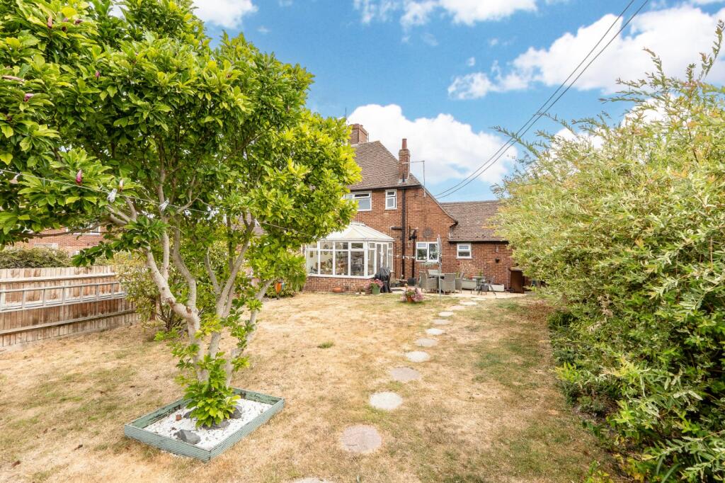 Main image of property: Richmere Road, Didcot, Oxfordshire, OX11