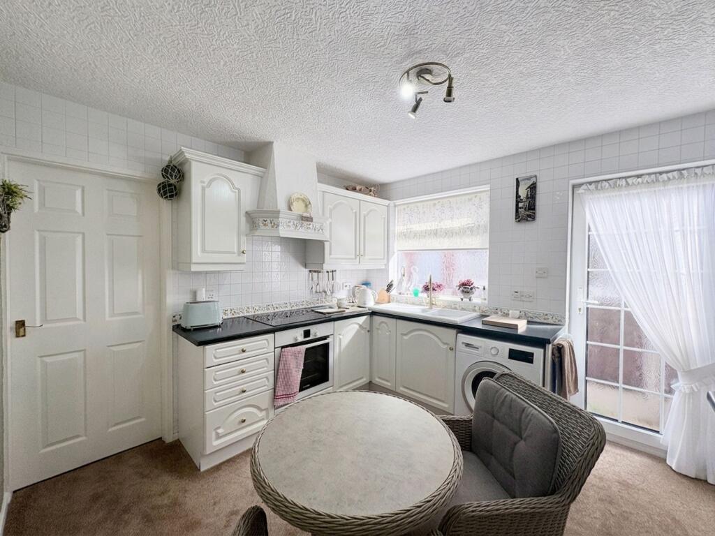 House in Doncaster, Cantley - View 3