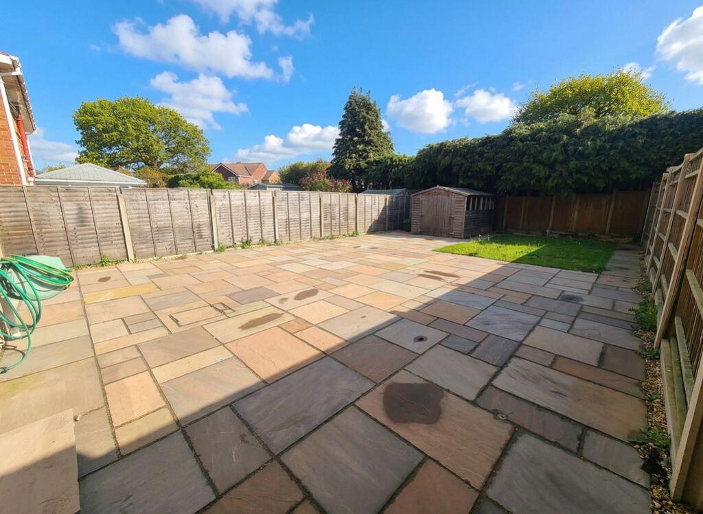 Testbourne Avenue, Totton, SO40 8BG photo 2