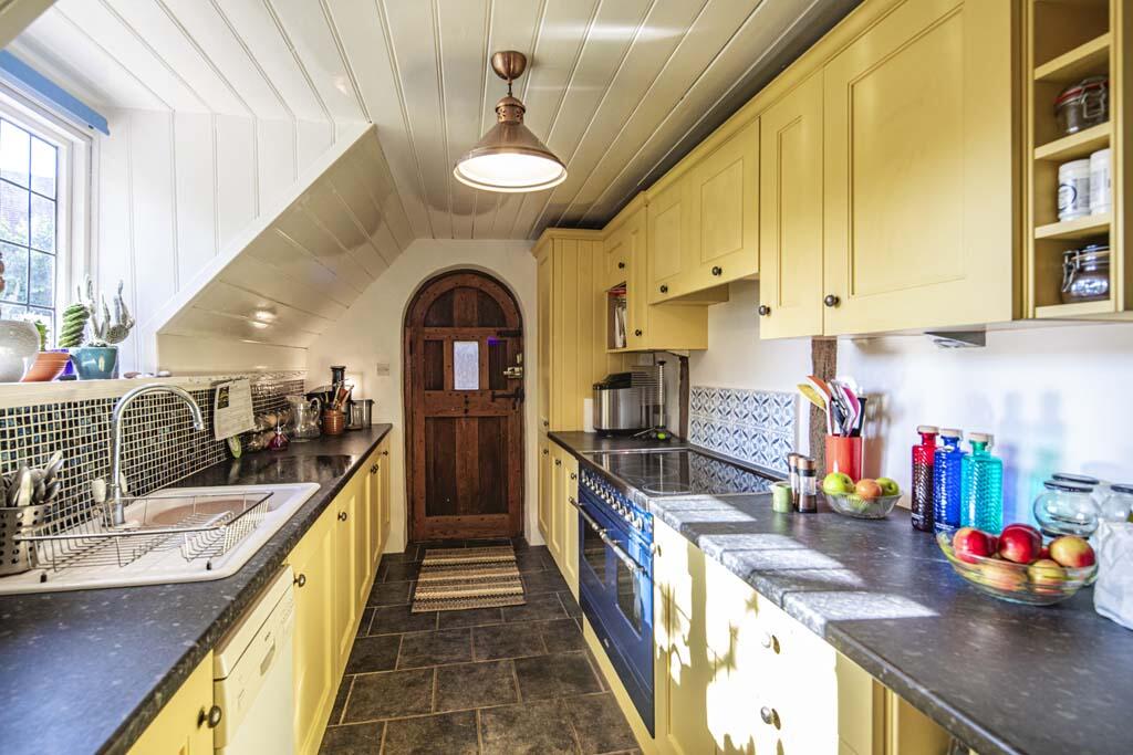 Weevil Cottage, Woodcote - View 3