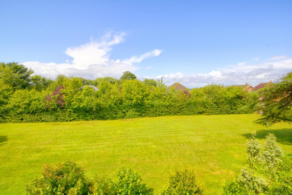 Apartment in Canterbury - View 4