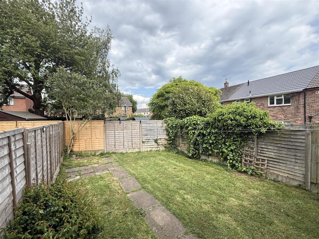 Brackenwood Road, Burton-On-Trent photo 2