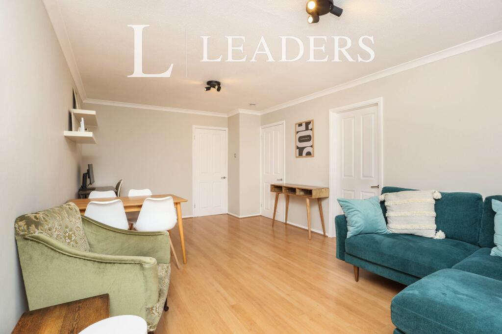 Apartment in London - More