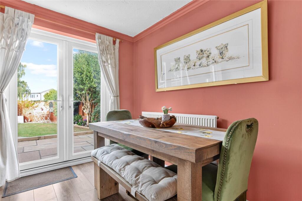 House in Bracknell, Hanworth - View 3