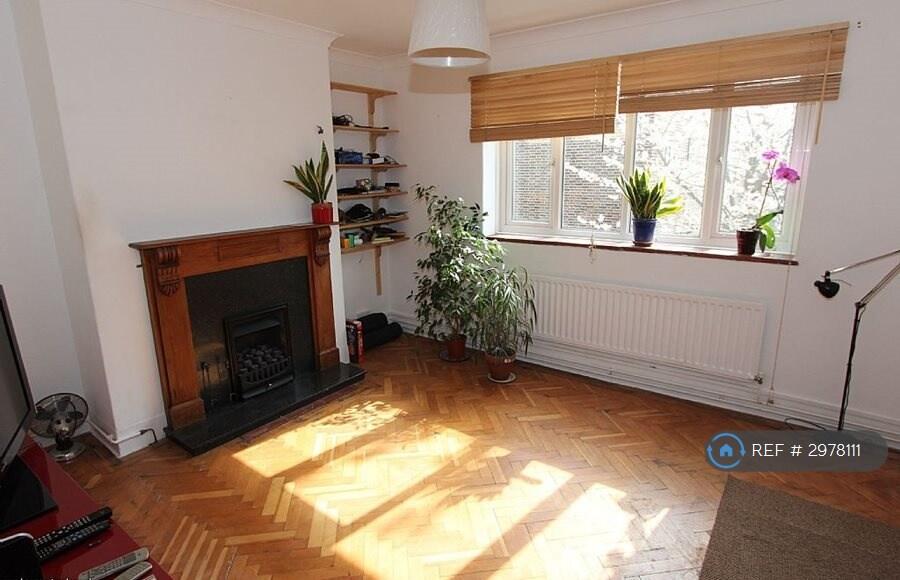 Main image of property: Earlsfield, London, SW18
