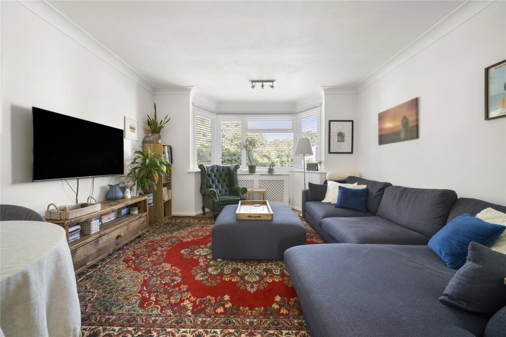Apartment in Kingston upon Thames - View 5