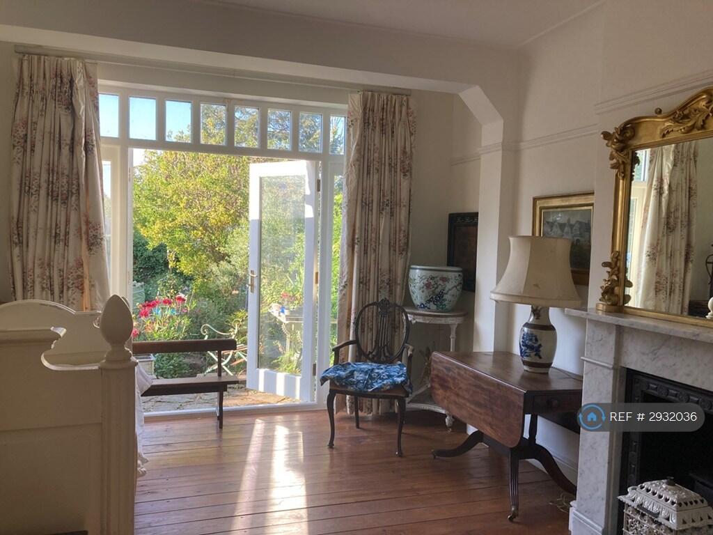 Main image of property: Connaught Gardens, London, N10