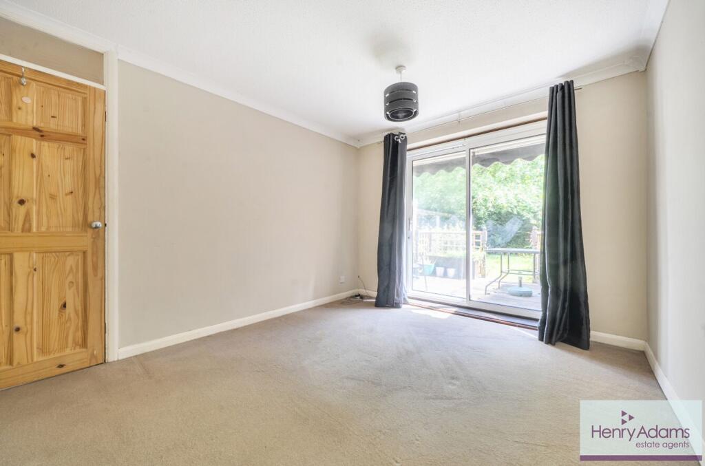 Wellington Avenue, Whitehill, GU35 photo 4