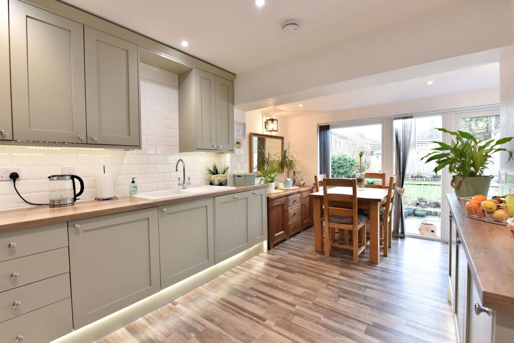 KINGSWINFORD, Kingswood Road photo 3