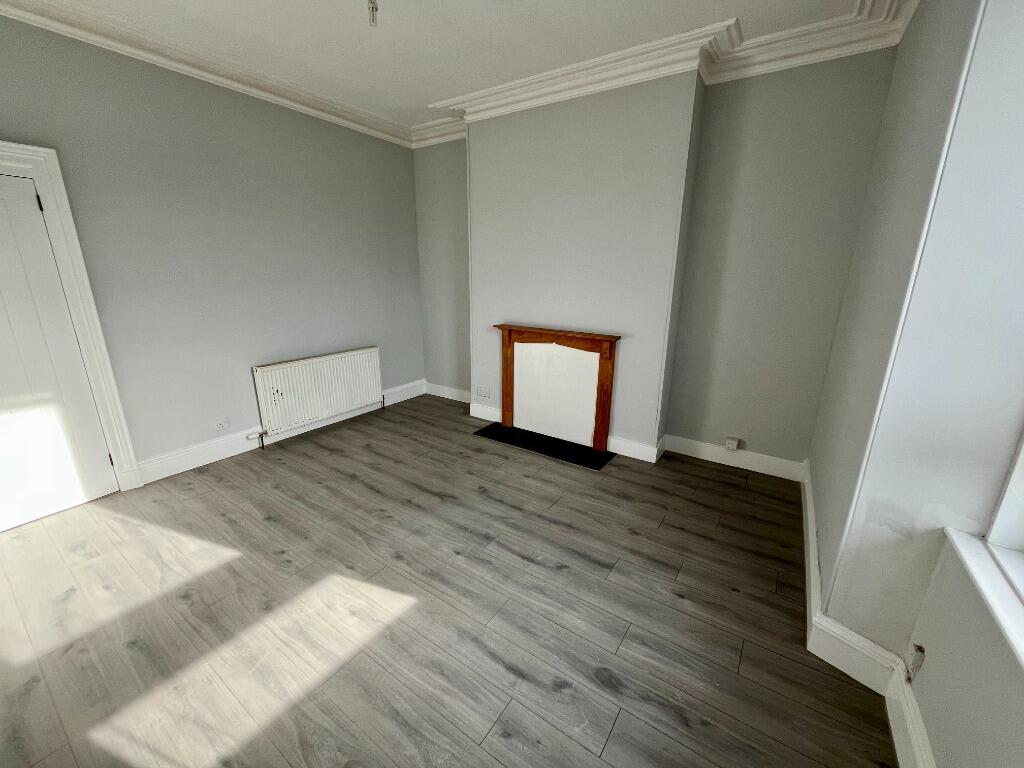 20 Holland Street, First Left, Aberdeen, AB25 3UJ