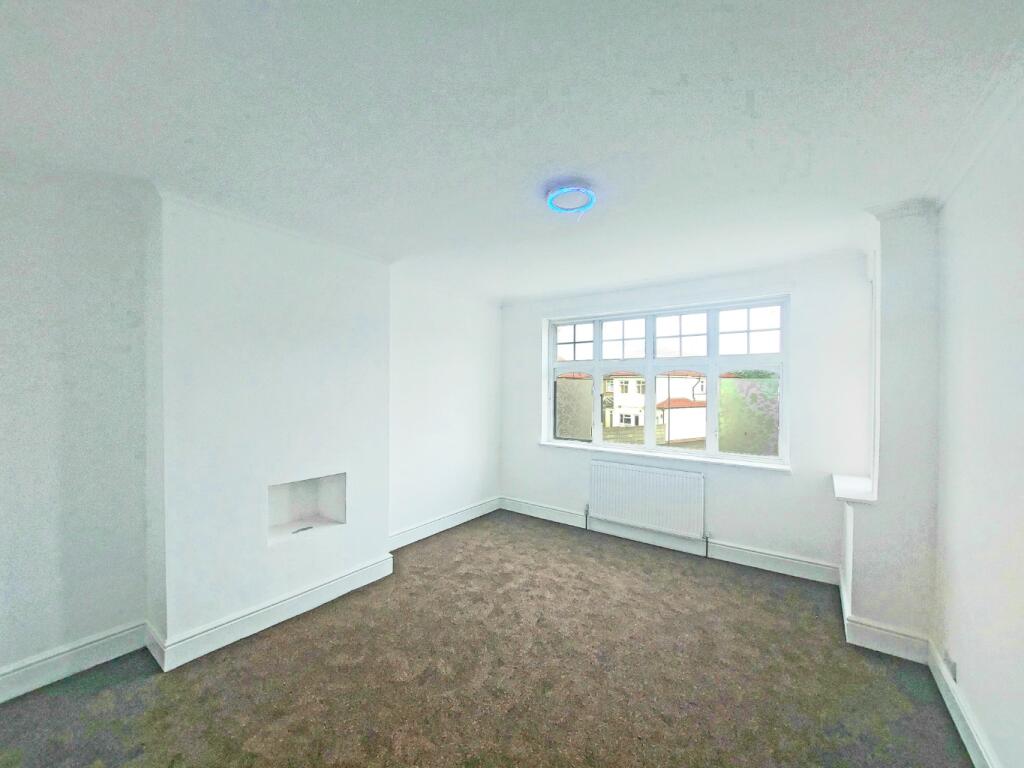 House in London, Rayners Lane - More
