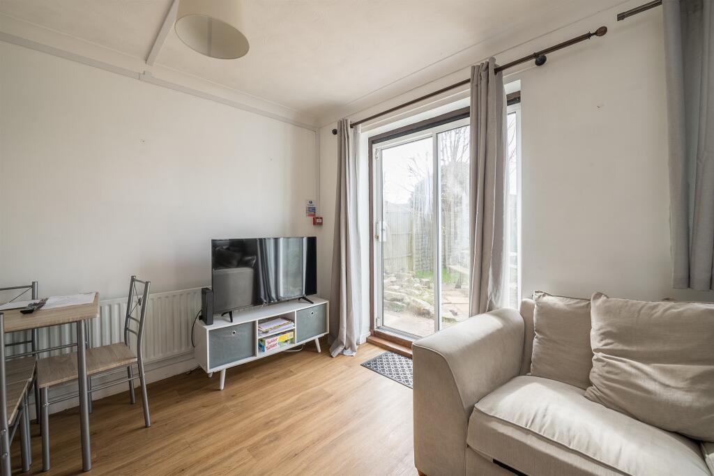 Additional image 19 of Mcwilliam Close, Poole