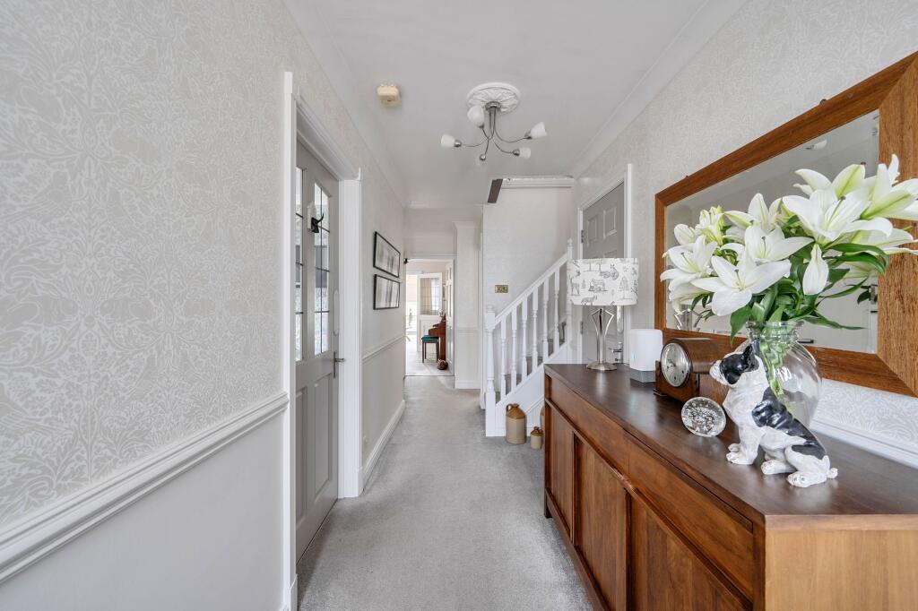 House in Worcester - View 5