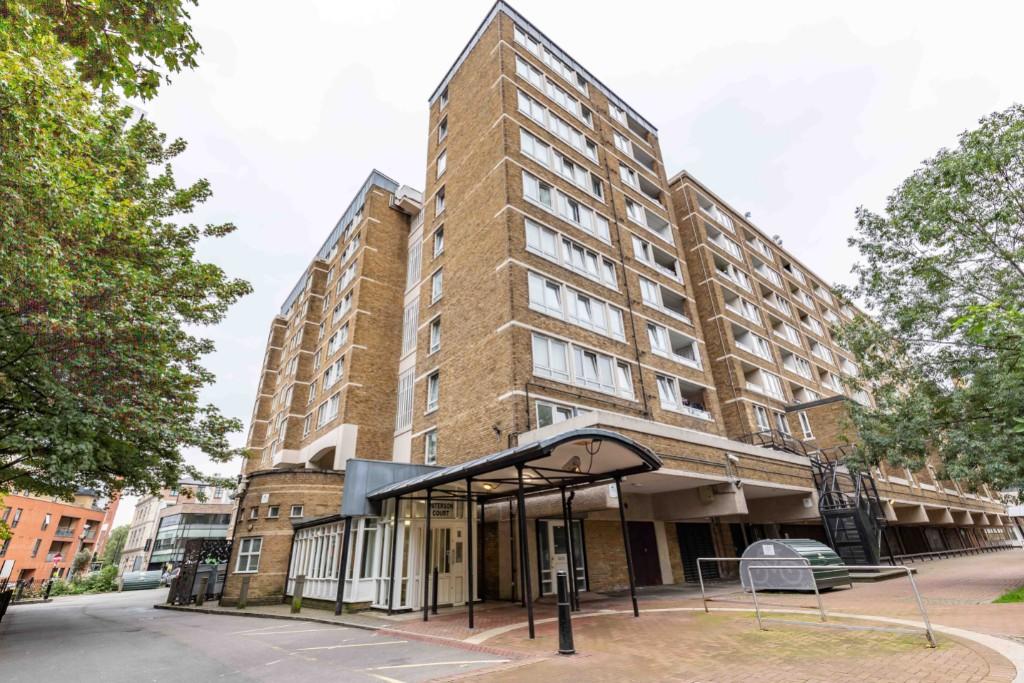 2 bedroom maisonette for rent