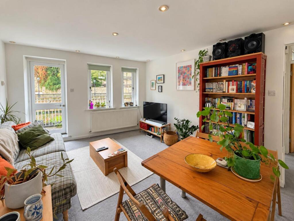 Caxton Court, Bath photo 4