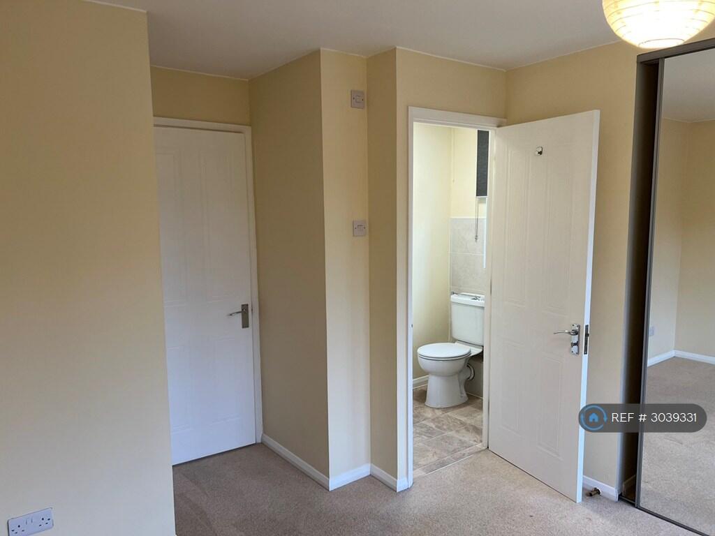 House in Guildford - View 3