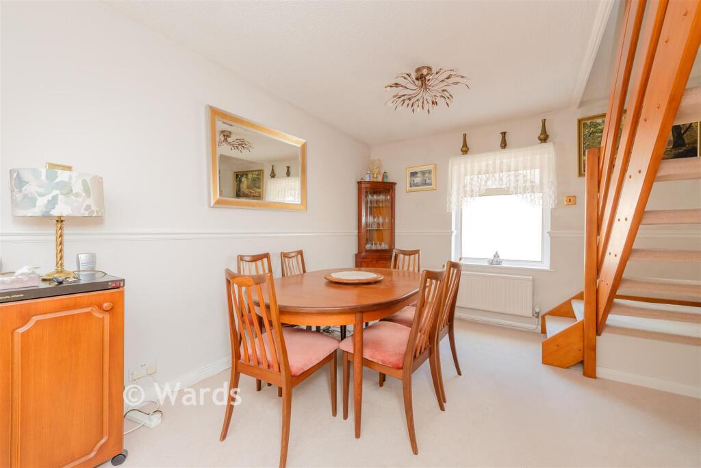 House in Dartford - More