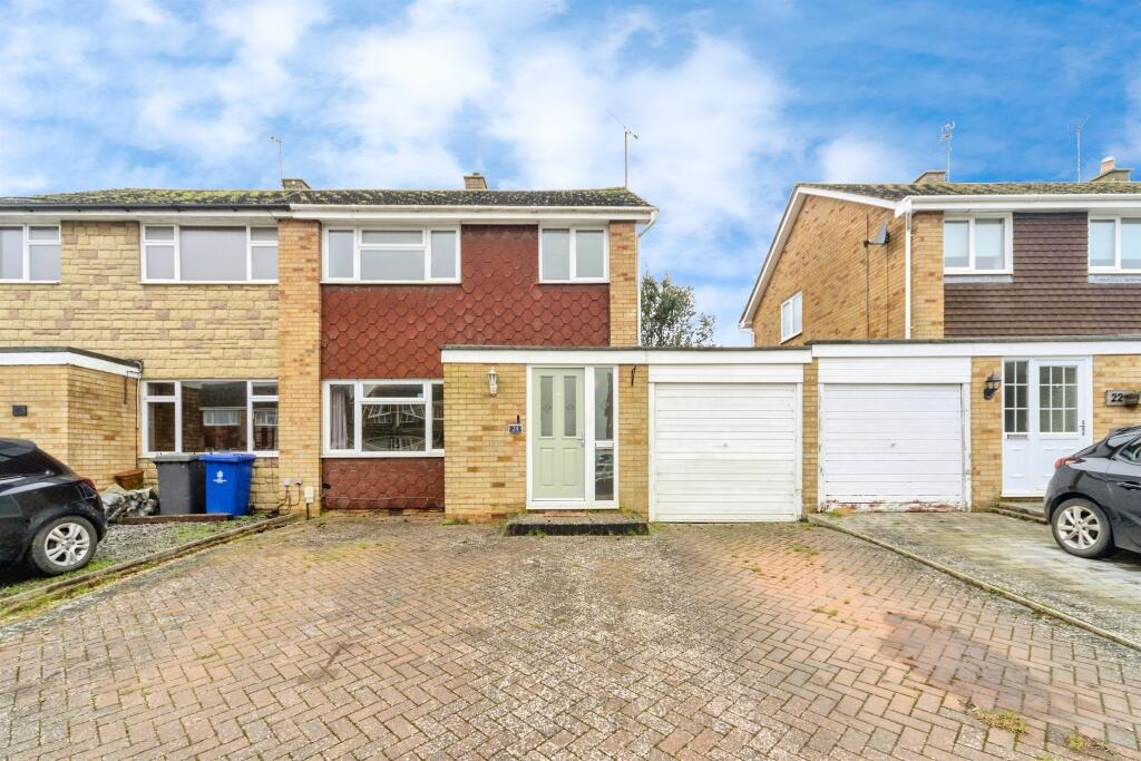 Main image of property: Glebe Road, Deanshanger, MILTON KEYNES