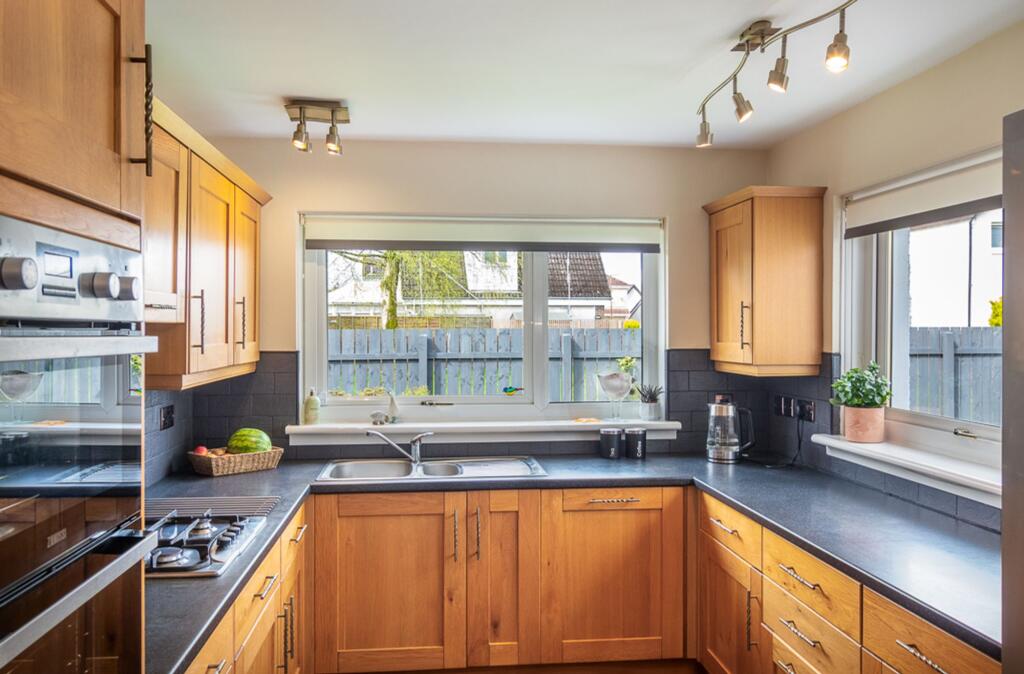 House in Glasgow, Cadder - More