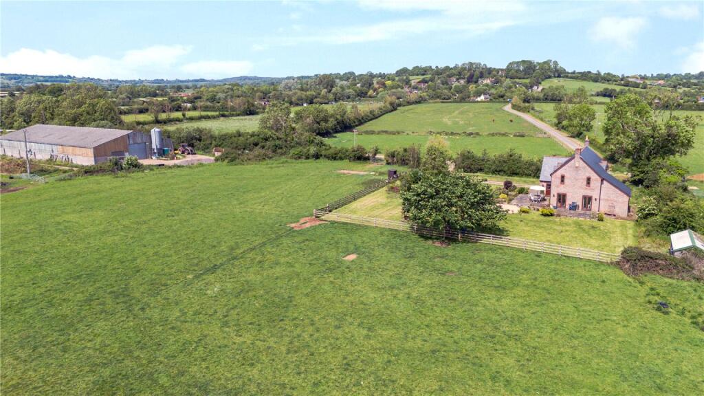 4-bed detached on Buckhorn Weston, Gillingham, Dorset, SP8, £1,250,000