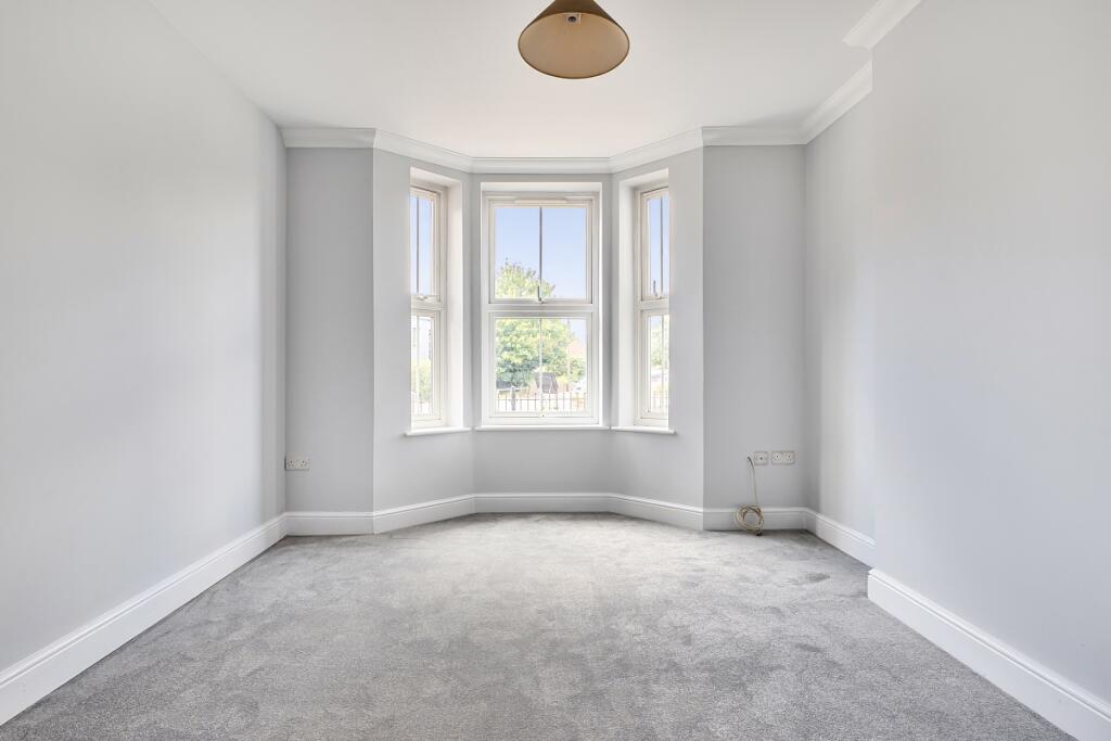 Apartment in Redhill - View 4