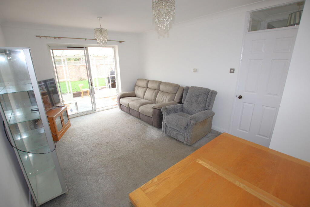 Risby Close, Clacton on Sea, CO16 photo 4