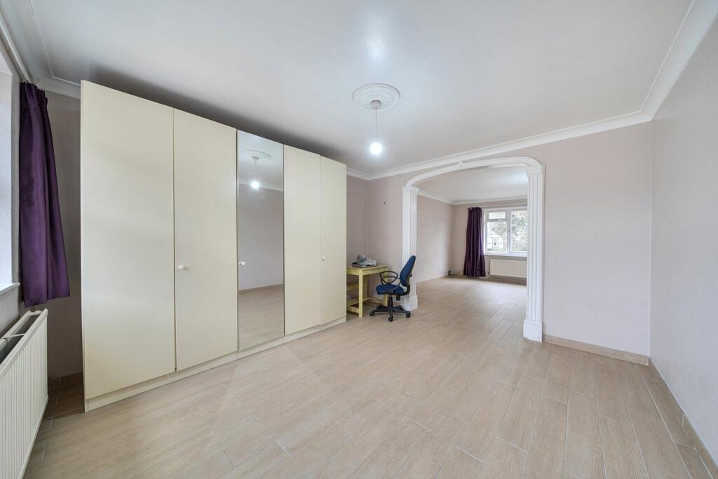 Apartment in Harrow - View 4