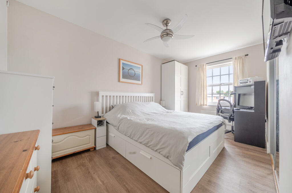Apartment in Winchester, Wickham - View 4