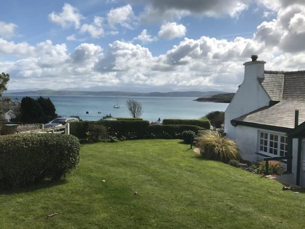 Ty Brics, Moelfre photo 2