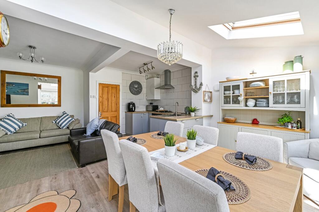 3-bed semi-detached on The Causeway, Petersfield, Hampshire, £500,000