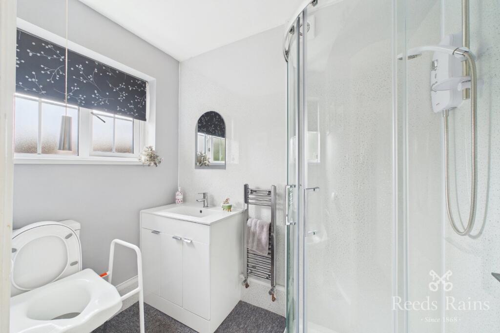 House in Chesterfield, Newbold - More