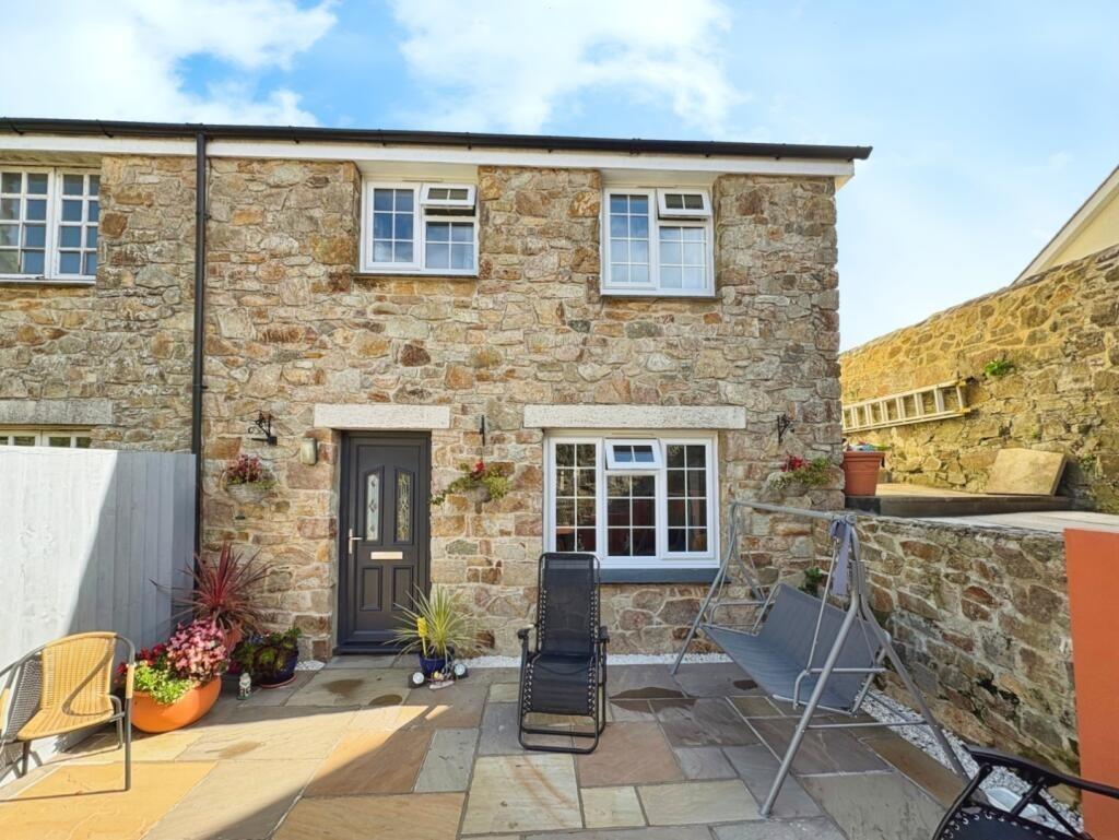 2-bed house on Helston, Cottage close to town centre, £230,000