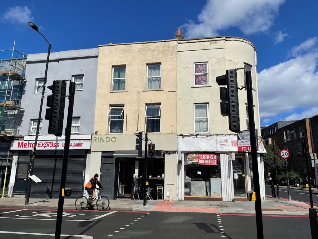 Main image of property: 136 Holloway Road, Finsbury Park, N7 8DD