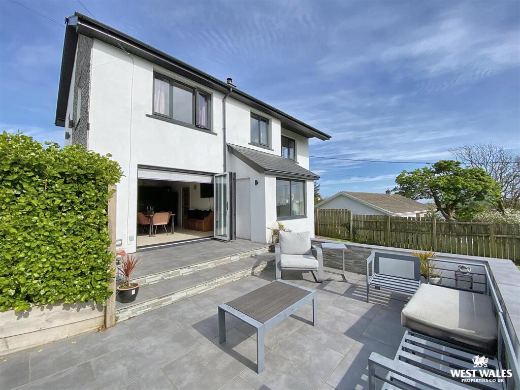 Main image of property: Cross Park, Twycross, Saundersfoot