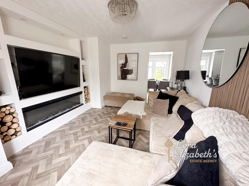 Sunflower Close, Shirebrook, Derbyshire, NG20 photo 3
