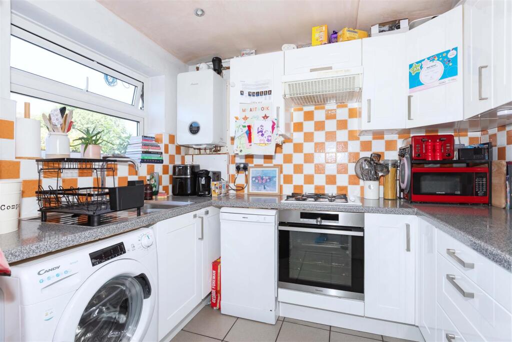 House in Worthing, West Sussex - View 3