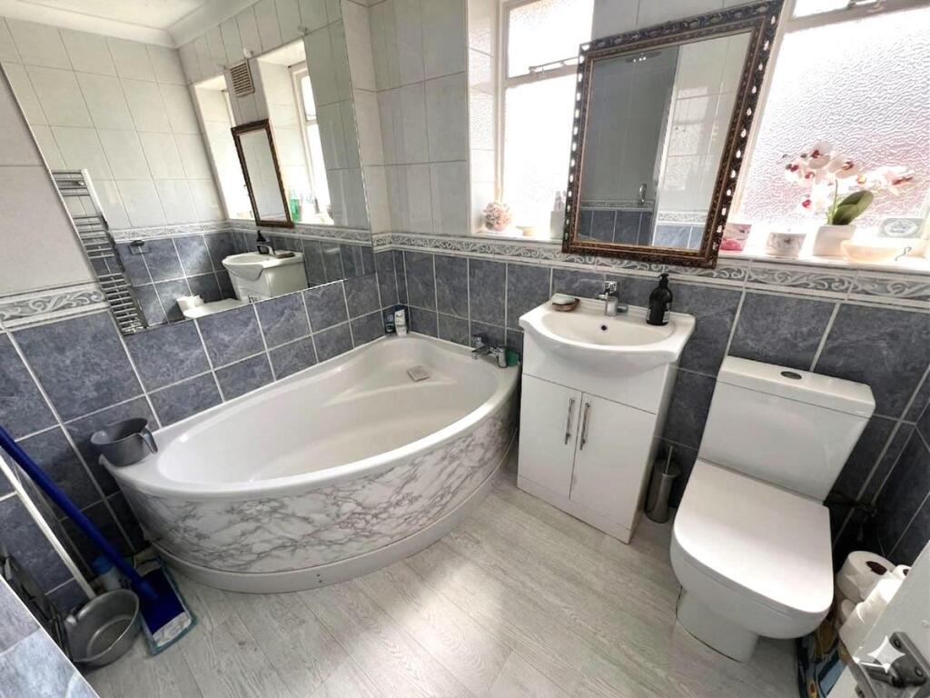 House in Northampton, Dallington - View 5