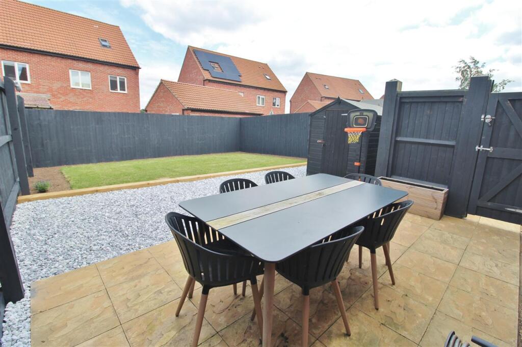 House in South Kesteven, Green Hill, Grantham - View 2